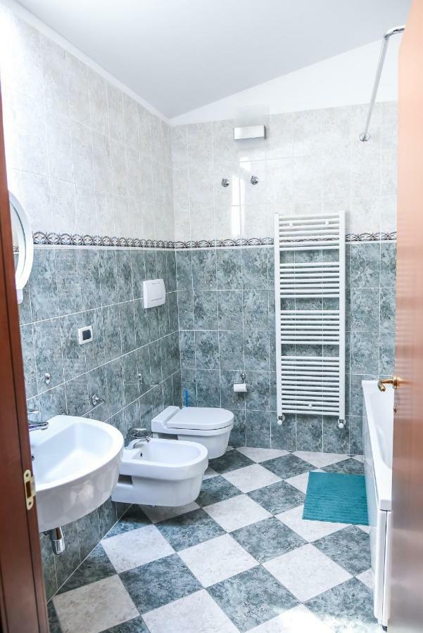 Апартаменти Attic Aries Монтезільвано Екстер'єр фото