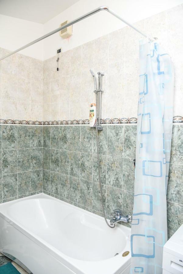 Апартаменти Attic Aries Монтезільвано Екстер'єр фото