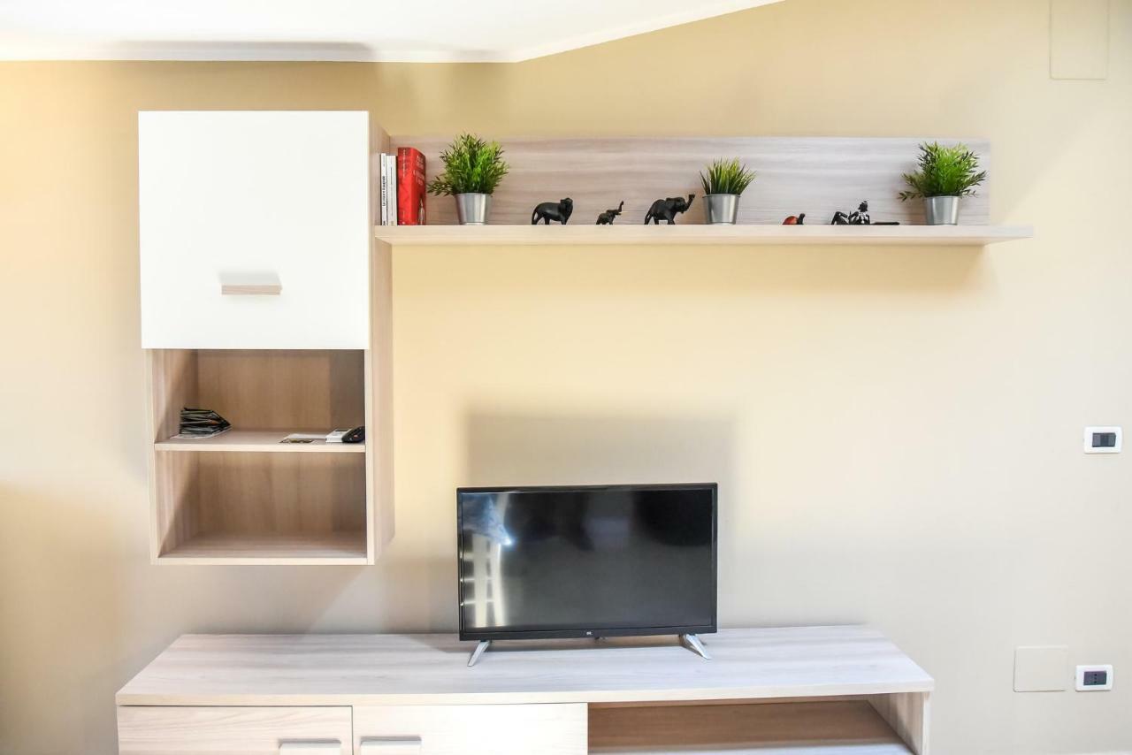 Апартаменти Attic Aries Монтезільвано Екстер'єр фото